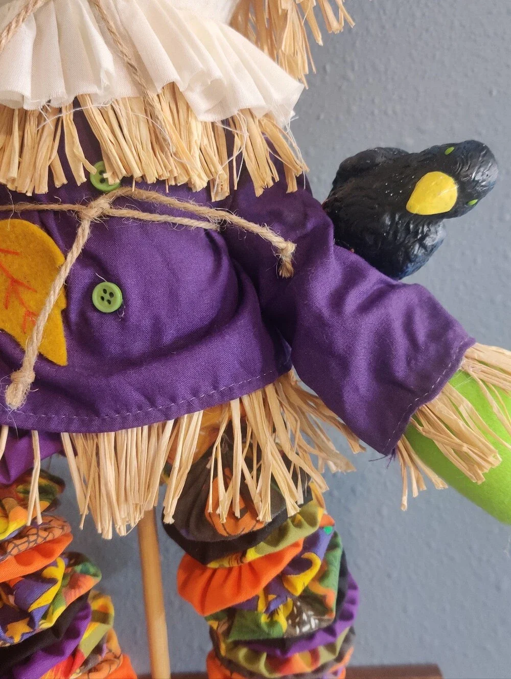 Halloween Scarecrow Fabric Straw Figurine Crow Freestanding festive Multicolor